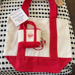 🔘Trader Joe's Red & Cream Canvas Tote Set